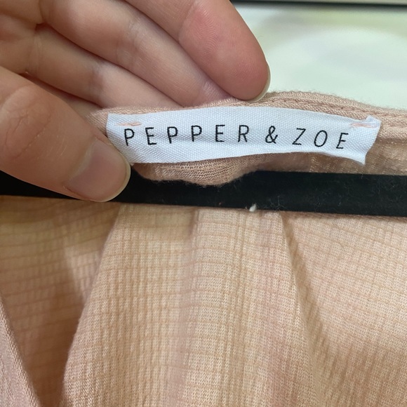 Pepper & Zoe Pink Tee with Buttons | XL Made in Canada - Picture 3 of 4